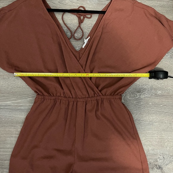 June & Hudson Womens Jumpsuit Brown Tie Back Surplice Neck Elastic Waist - Picture 6 of 9
